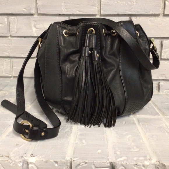 BLACK CROSSBODY LEATHER BUCKET BAG WITH FRINGES - Picture 1 of 15